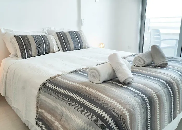 Larnaka Seaview Luxury Suites